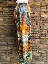 Load image into Gallery viewer, Women’s Large (fit like a medium) Geode Rayon Split Leg Pull-on Pants in ‘Rooster’
