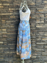 Load image into Gallery viewer, Women’s Large Linen/Rayon Button Front Midi Skirt Pockets in ‘Blue Gray’ Twist
