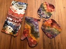 Load image into Gallery viewer, Geode Kitchen Set (oven mitt, 2 pot holders, 1 dish towel) in ‘Rustic Rainbow’
