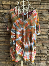 Load image into Gallery viewer, Women’s Medium Luxe V-Neck T-Shirt in ‘Pinot Sage’ Spiral
