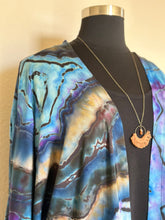 Load image into Gallery viewer, Women’s XL/XXL Reverse Geode Hand-sewn Bell Sleeved Kimono with Pockets in ‘Midnight Sapphire’
