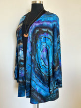 Load image into Gallery viewer, Women’s XL/XXL Reverse Geode Hand-sewn Bell Sleeved Kimono with Pockets in ‘Midnight Sapphire’
