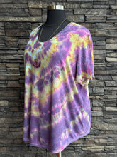 Load image into Gallery viewer, Women’s 4X U-Shaped T-Shirt in ‘D’yer Ma’ker’ Twist
