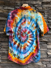 Load image into Gallery viewer, Men’s Medium Linen Blend Short Sleeve Button Up Shirt in ‘Desert Springs’ Spiral
