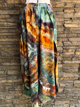 Load image into Gallery viewer, Women’s Large (fit like a medium) Geode Rayon Split Leg Pull-on Pants in ‘Rooster’
