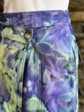 Load image into Gallery viewer, Women’s Size 6 Cotton Midi Wrap Skirt with Pockets in ‘Avalon’

