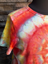 Load image into Gallery viewer, Women’s XL Cropped Spiral T-Shirt in ‘Tropical Daydream’
