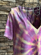 Load image into Gallery viewer, Women’s Medium V-Neck Spiral T-Shirt in ‘D’yer Ma’ker’
