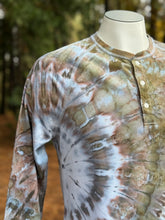 Load image into Gallery viewer, Men’s Large Long Sleeved Henley in ‘Pewter’
