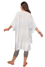 Load image into Gallery viewer, Women’s L/XL Woven Rayon Karma Kimono with Pockets in ‘Desert Springs’
