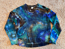 Load image into Gallery viewer, Women’s XL Geode Pullover with Thumbholes and Pockets in ‘Azurite and Malachite Mix’
