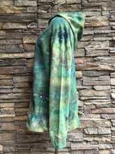 Load image into Gallery viewer, Women’s Medium (but actually a Youth XXL) Geode 100% Cotton Hoodie in ‘Moss Agate’
