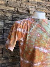 Load image into Gallery viewer, Men’s Small T-Shirt in ‘Wild Thing’
