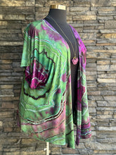 Load image into Gallery viewer, Women’s XL Reverse Geode Kimono in ‘Emerald Berry’
