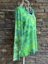 Load image into Gallery viewer, Women’s Large Geode Long-Sleeve V-Neck T-Shirt in ‘Parrot Wing Chrysocolla’

