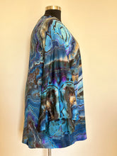 Load image into Gallery viewer, Women’s XL/XXL Reverse Geode Hand-sewn Bell Sleeved Kimono with Pockets in ‘Midnight Sapphire’
