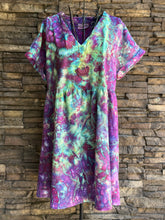 Load image into Gallery viewer, Women’s Medium (could fit a large too) Linen/Rayon Geode V-Neck Babydoll Dress with Pockets in ‘Northern Lights’
