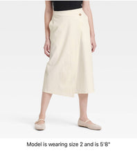 Load image into Gallery viewer, Women’s Size 6 Cotton Midi Wrap Skirt with Pockets in ‘Avalon’
