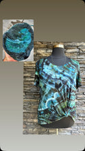 Load image into Gallery viewer, Women’s XXL  Geode Front Twist Short Sleeve Top in ‘Big Sure Jade’
