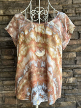 Load image into Gallery viewer, Women’s Small 100% Rayon Short Sleeve Top in ‘Desert Rose’
