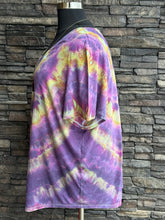 Load image into Gallery viewer, Women’s 4X U-Shaped T-Shirt in ‘D’yer Ma’ker’ Twist
