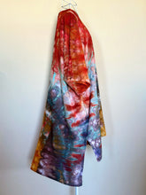 Load image into Gallery viewer, Women’s S/M 100% Rayon Karma Kimono with Pockets in ‘Campfire’
