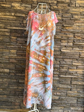 Load image into Gallery viewer, Women’s Medium 100% Rayon Easy Breezy Dress in ‘Desert Dawn’

