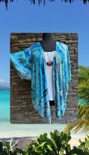 Load image into Gallery viewer, Women’s XXL Geode Kimono in ‘Tahitian Seas’
