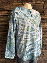 Load image into Gallery viewer, Men’s Large Long-Sleeved Henley in ‘Undertow’
