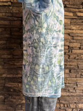 Load image into Gallery viewer, Men’s Large Long-Sleeved Henley in ‘Undertow’
