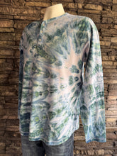 Load image into Gallery viewer, Men’s Large Long-Sleeved Henley in ‘Undertow’

