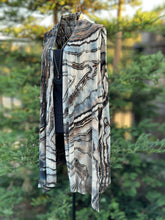 Load image into Gallery viewer, Custom Geode Sleeveless Cardigan in ‘Black and Tan’ for Susan
