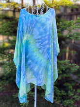 Load image into Gallery viewer, Women’s One Size Plus (XL-3X) Rayon Poncho in ‘Ocean Dreams’
