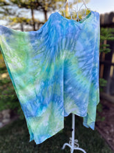 Load image into Gallery viewer, Women’s One Size Plus (XL-3X) Rayon Poncho in ‘Ocean Dreams’
