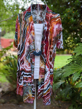 Load image into Gallery viewer, Women&#39;s Small Geode Kimono with Pockets in Color Challenge #4
