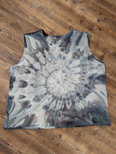 Load image into Gallery viewer, Women&#39;s XL Colander Spiral Pocket Tank Top in Cobalt and Shiitake
