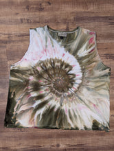 Load image into Gallery viewer, Women&#39;s 1X Colander Spiral Tank Top in Muir Green and Lamb&#39;s Ear
