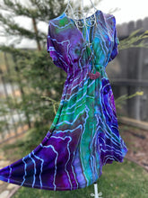 Load image into Gallery viewer, Women’s XS Geode Surplice Midi Dress
