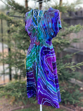 Load image into Gallery viewer, Women’s XS Geode Surplice Midi Dress
